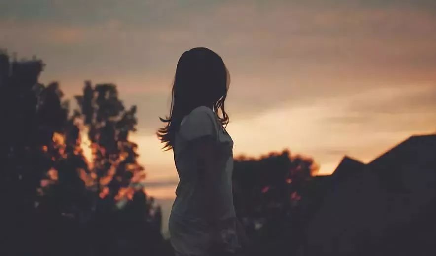 如果有一天我离开了你,请不要怀疑我是否爱上另一个人,是因为.