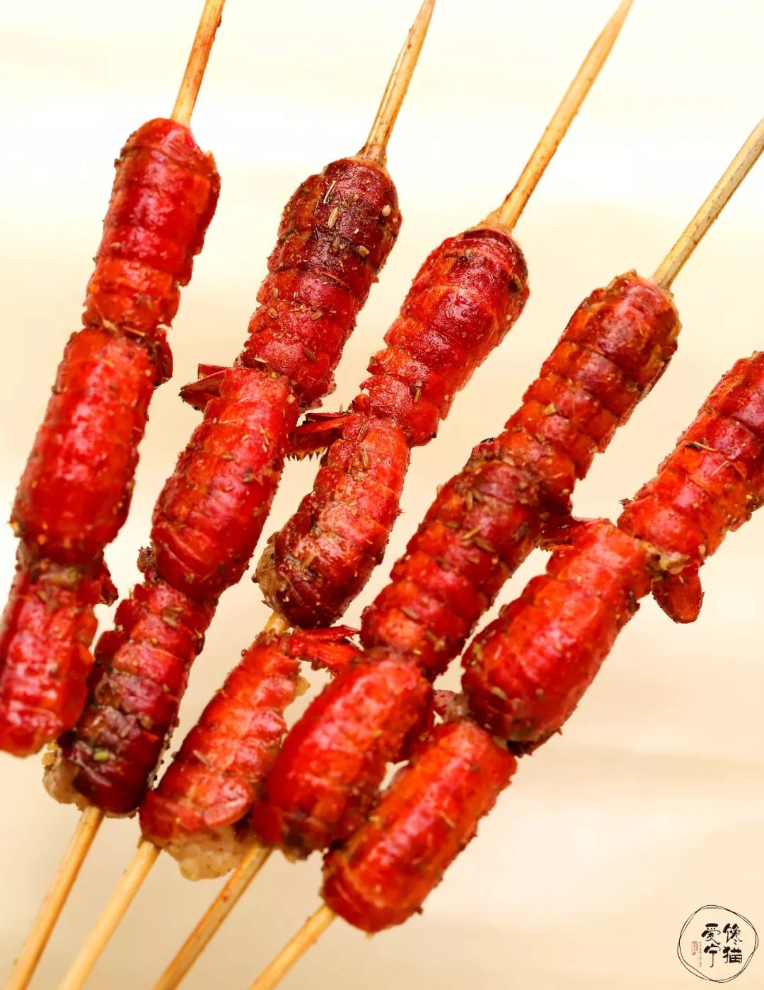 在庄里实在少见直接用小龙虾尾串成串串烧烤的!