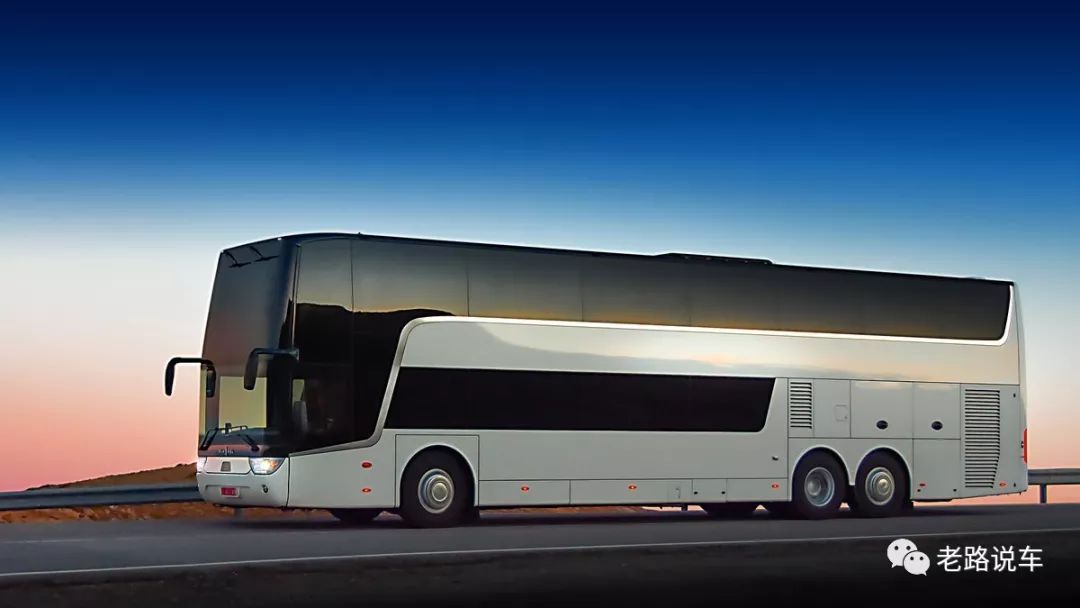 双层旅游客车传统选手——范胡尔astromega