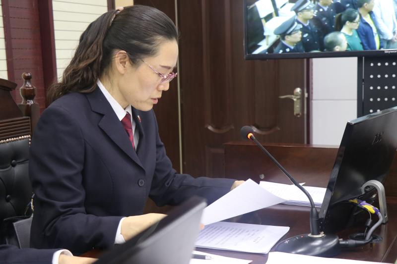 白银区检察院副检察长孙迎春出庭公诉"套路贷"涉恶案件