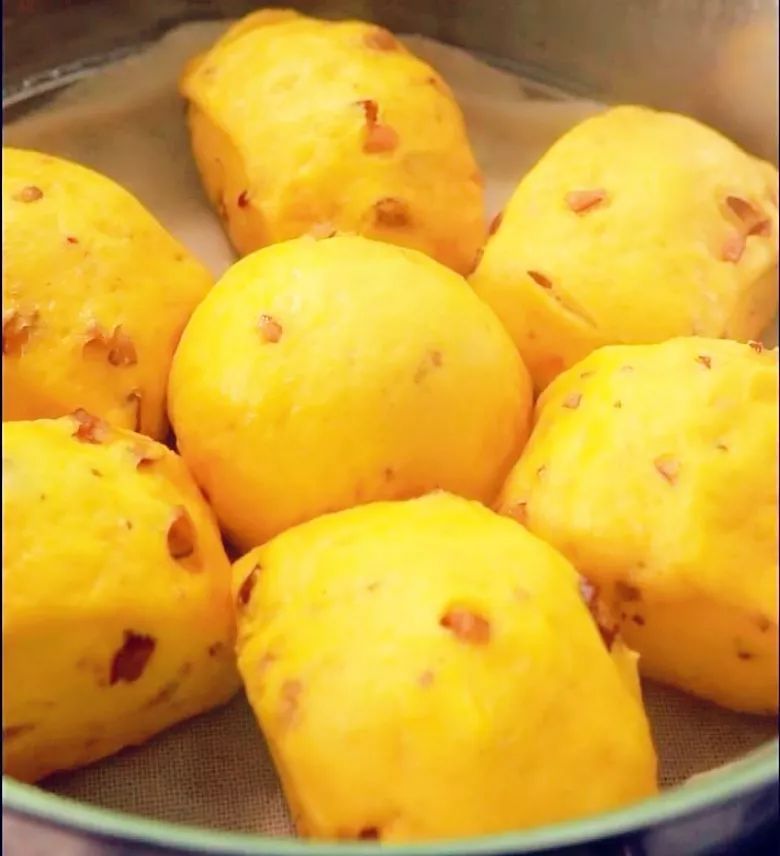 南瓜红枣馒头,口感香甜有嚼劲,比普通馒头有营养_面团