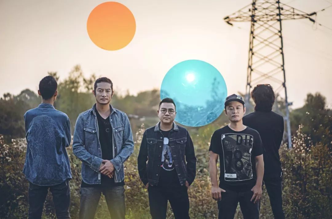 是需要龙胆紫来治愈一下伤口还是需要肆伍带你离开地面,或是你喜欢