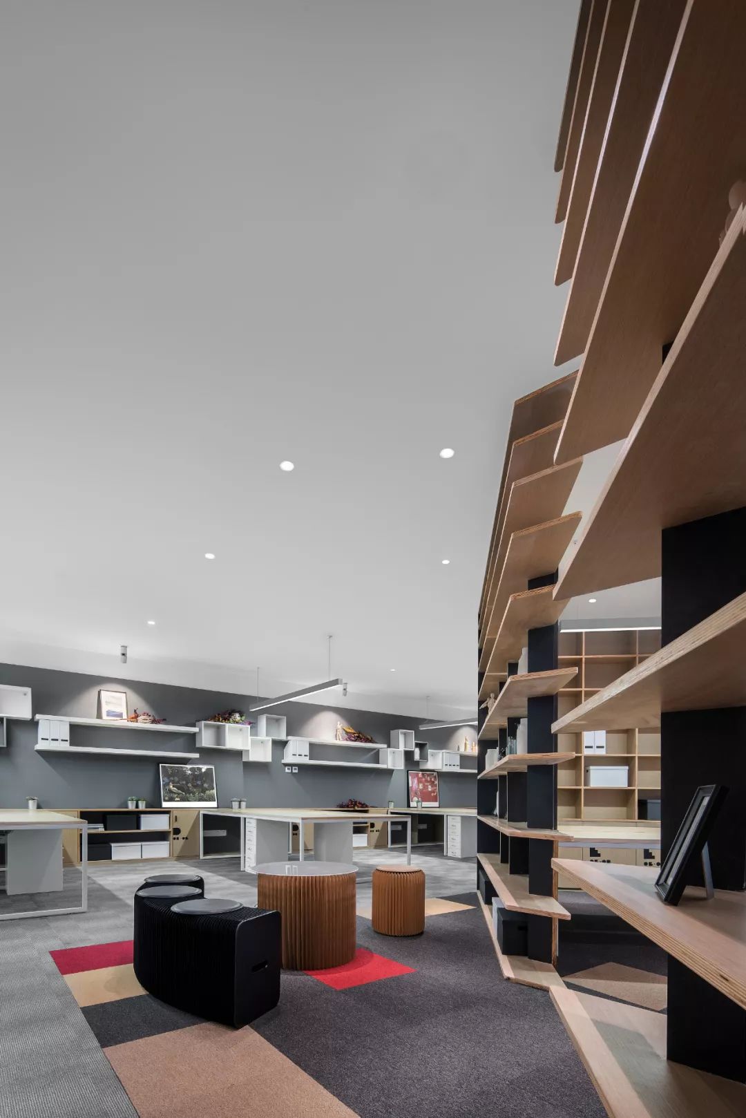 首发高效的线性空间品析熊萨芒新作奥本思境设计公司keasscenter办公