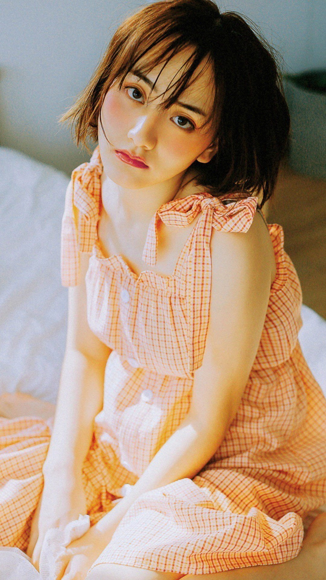 俏皮可爱美女私房嘟嘴写真手机壁纸