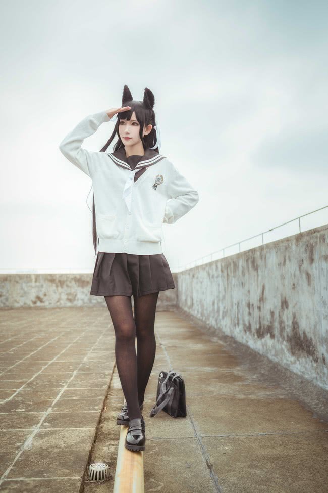 碧蓝航线学院派小姐姐cos像极了初恋的感觉