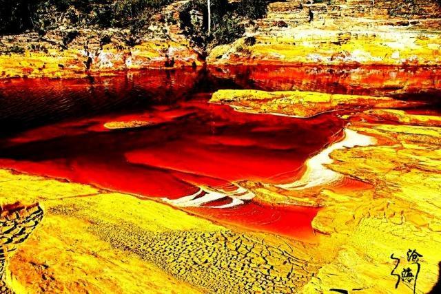 世界最危险的河水是红色已存在5000多年数百里内无人敢定居