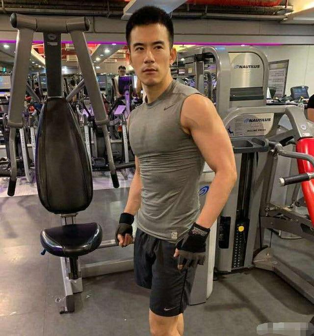 jr纪言恺当爸,与圈外女友今日登记结婚,力证不是gay!