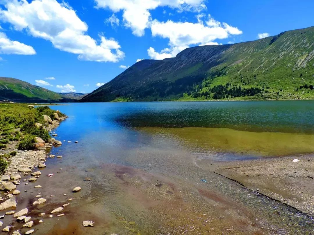 甘孜康北最美草原湿地拉龙措