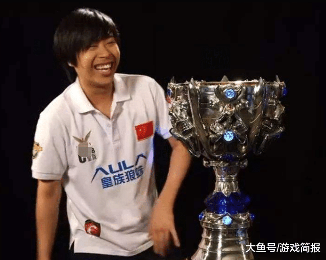 卢本伟当年真的能和Faker五五开?当初的队友PDD在直播中表明态度-搜狐大视野-搜狐新闻