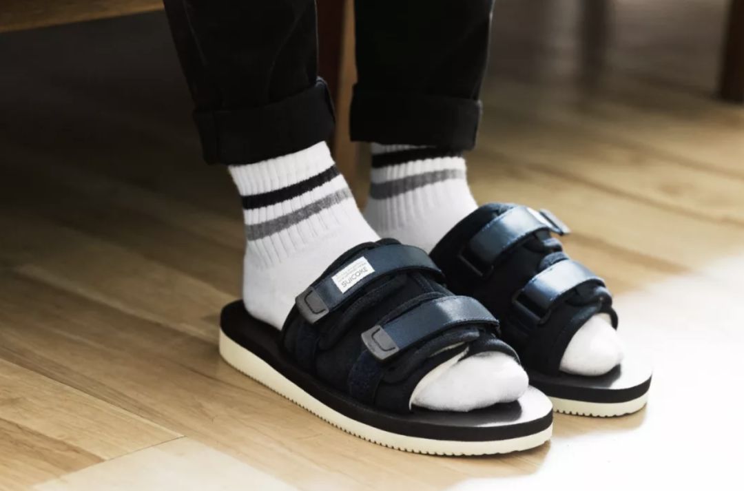 凉鞋配白袜究竟有多不入主流