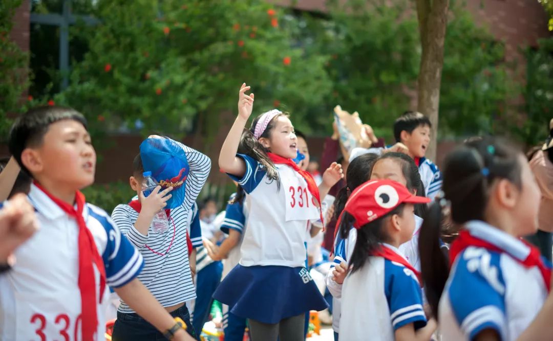 第437期运动会泗泾二小春季运动会开幕啦