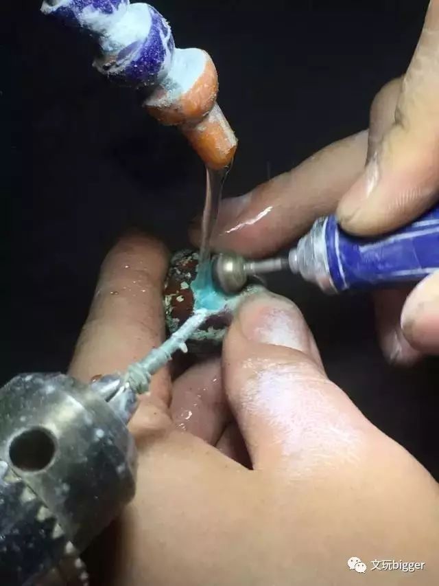 看完加工过程,你就知道绿松石为啥会这么贵!