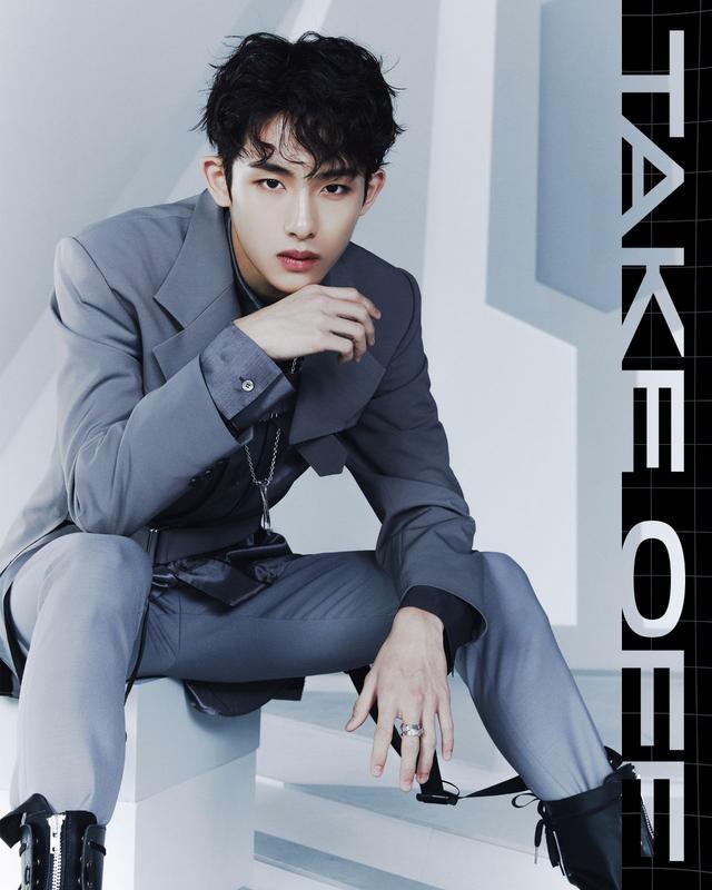 威神v凭借1月份发行的出道数字专辑《the vision》占