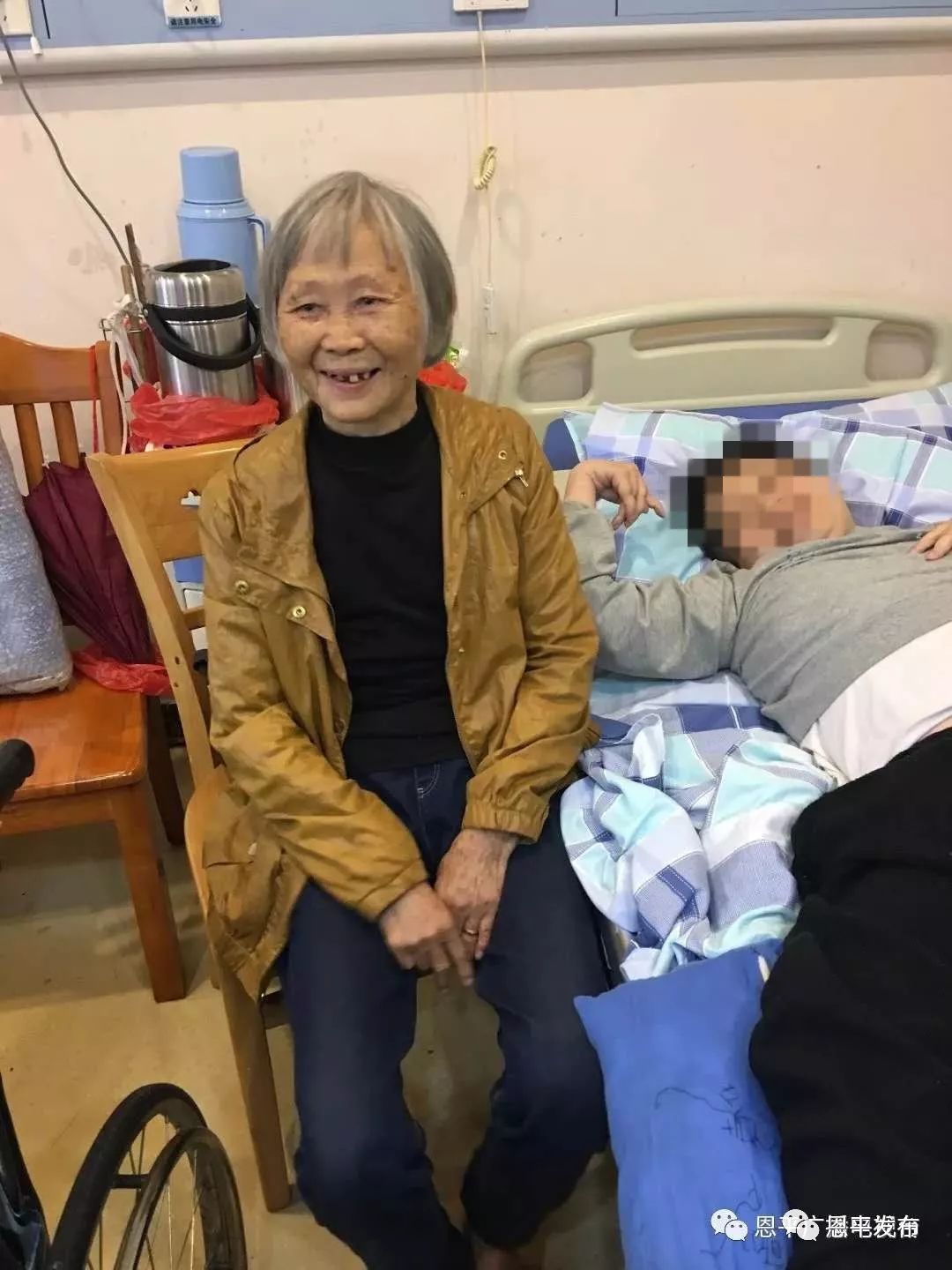 恩平71岁老母亲37年如一日照顾瘫痪女儿!