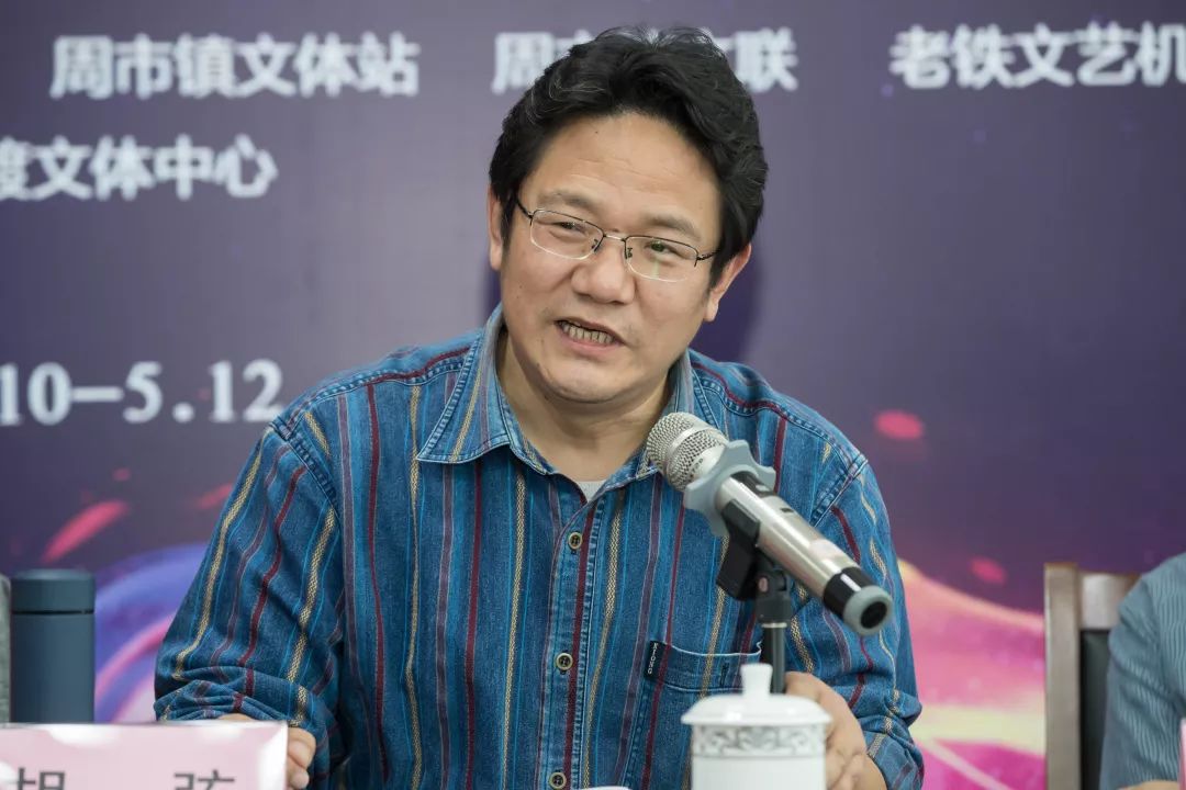 胡弦何平罗振亚周庆荣老铁李琦宋琳路也研讨会下半场,与会诗人就诗人