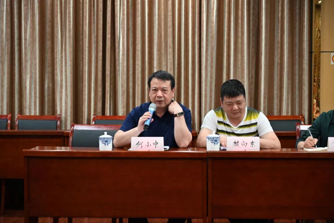 宋兴明,楼向东,余爱军三位校长也分别谈了自己的看法与建议.