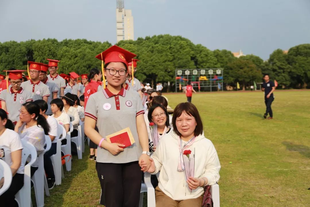 感動滿滿東陽中學在母親節舉辦成人禮