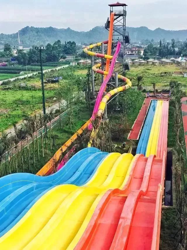 还有/乐山梦幻乐园/这里有大规模的/生态养殖&生态种植/这里有在全国