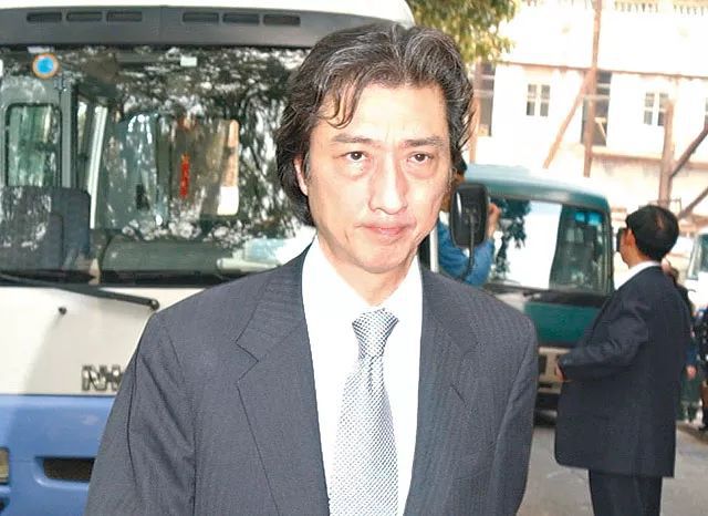 何超英跟弟弟何猷光的感情很好,自己刚刚离婚又得知