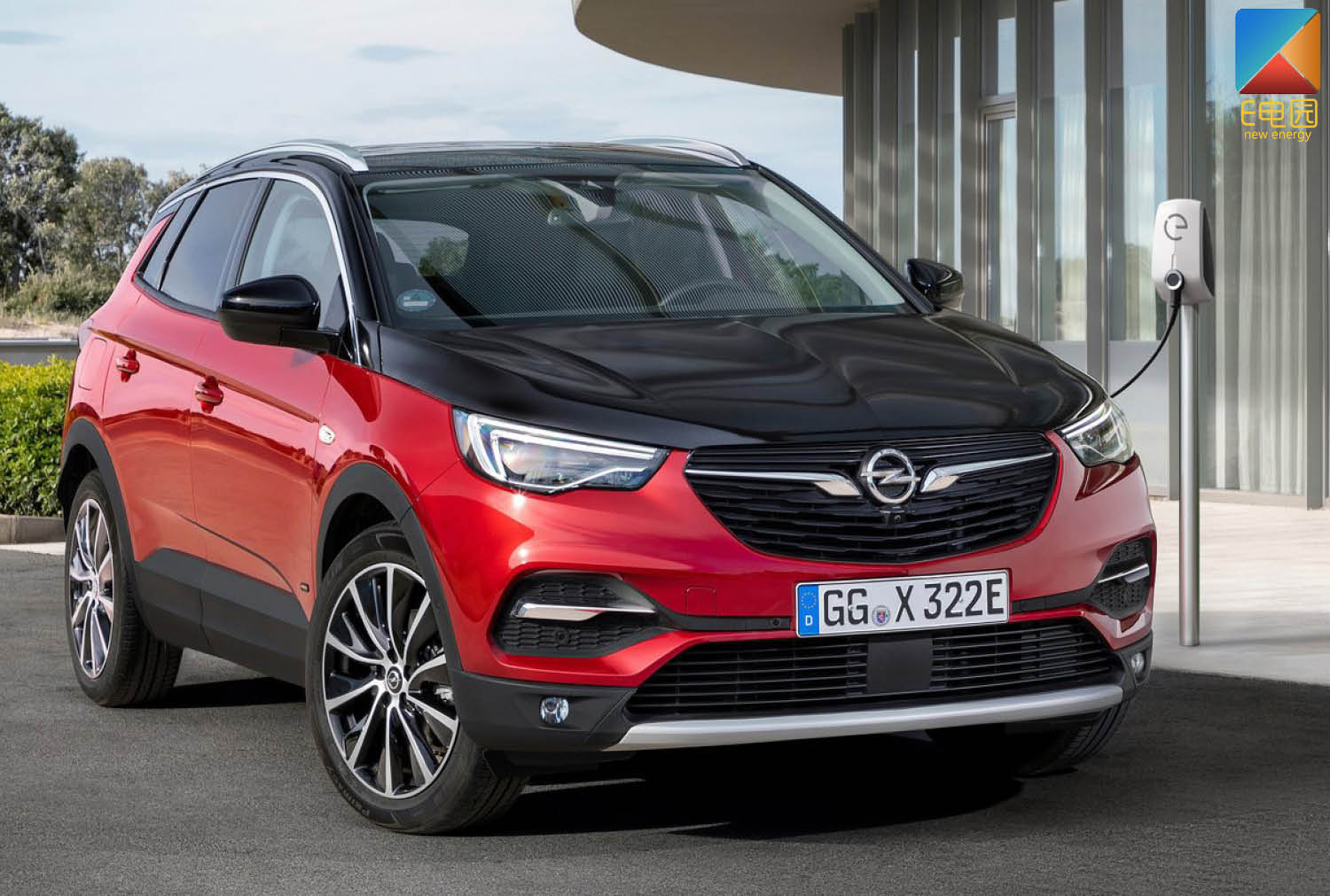 欧宝grandland x插电混动版官图发布 纯电续航可达50km