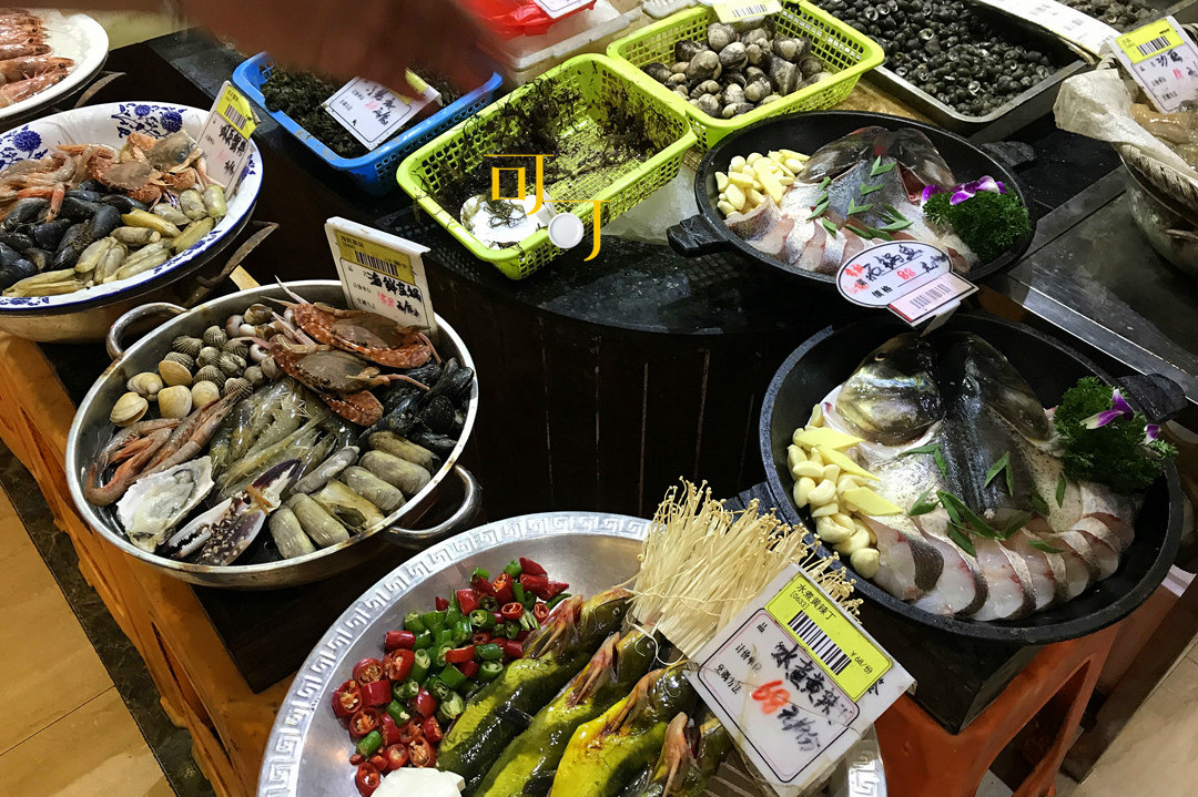 原创 在椒江一定要吃一顿海鲜:野生跳跳鱼,炊圆加米酒,两个人200元