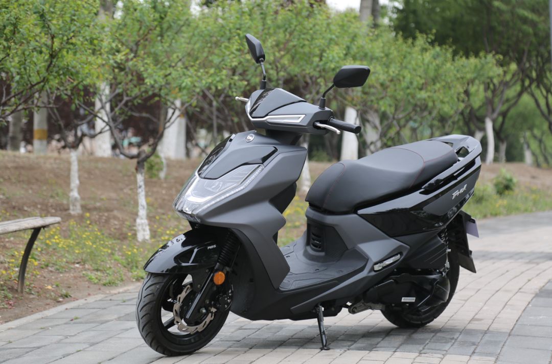 实拍解析三阳fnx150重新定义小排量运动踏板的标杆