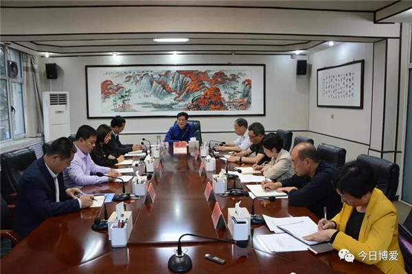 5月8日,我县召开农村人居环境整治工作推进会,县委书记陈泓,县委常委