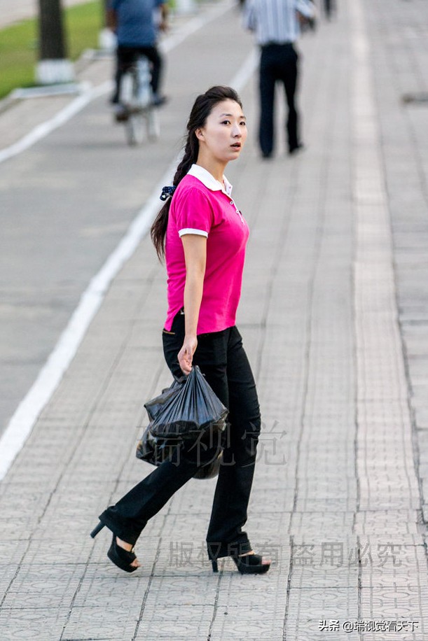 朝鲜街头美女图片