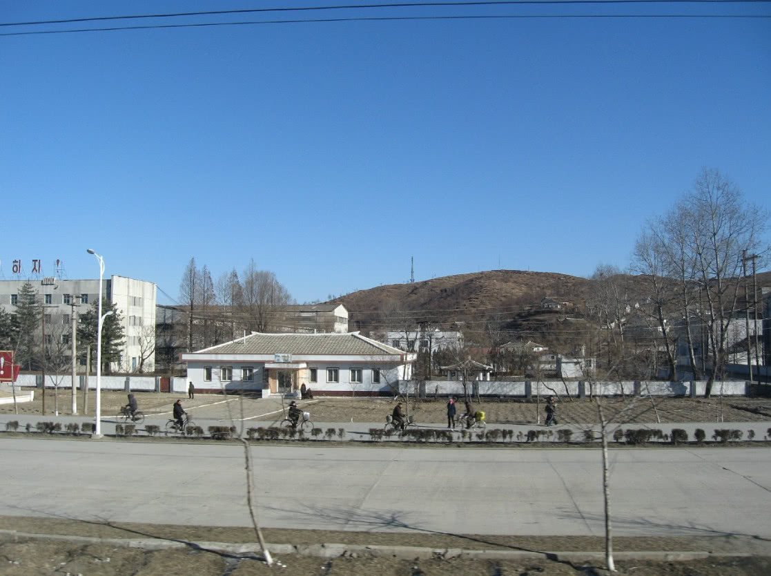 实拍朝鲜第二大城市,有你想象中的繁华热闹吗?