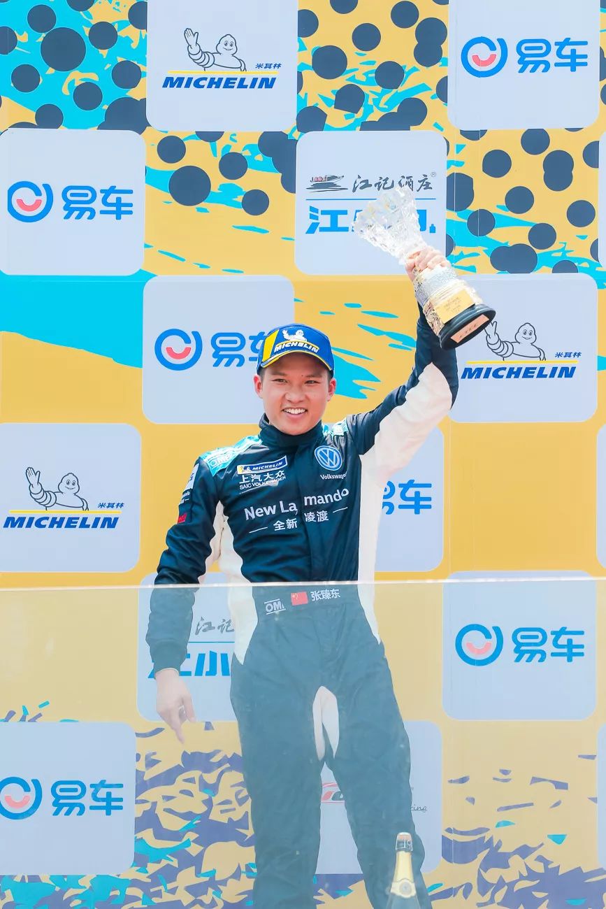 ctcc肇庆站赛道事故干扰整个周末张臻东收获第二回合亚军