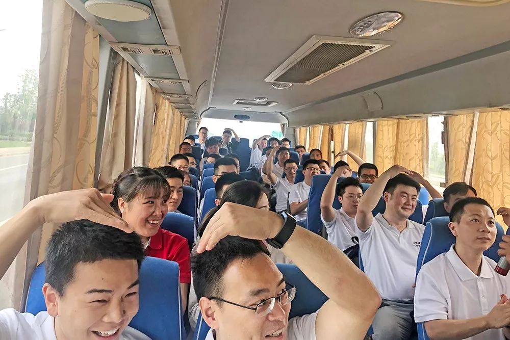 通过破冰活动,大家消除了对环境的陌生感,也扩大了大家心理上的安适区