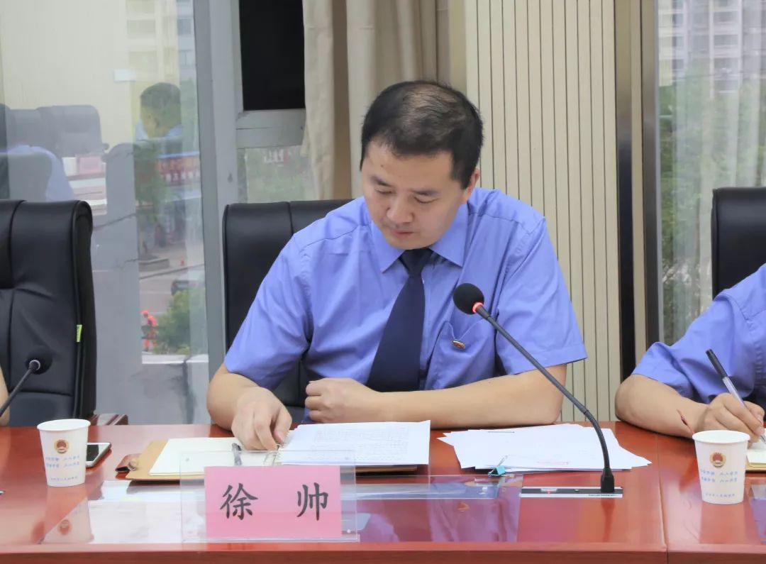 洪湖市龙口镇刘家边村两处隐匿于居民房内的非法加油点位于s329省道