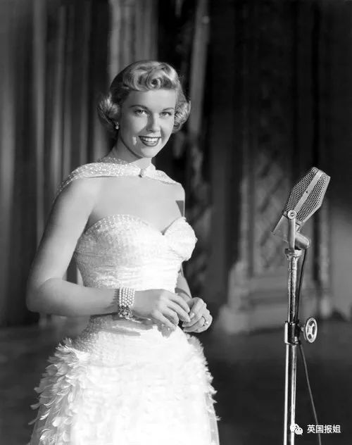 美国甜心去世:和总统拍戏大火,她却选择了另一种生活