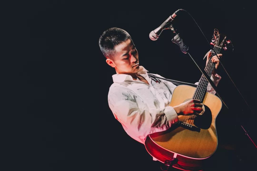 这可能是你看过最棒的演出开场之一柳爽2019如影巡演前三站回顾