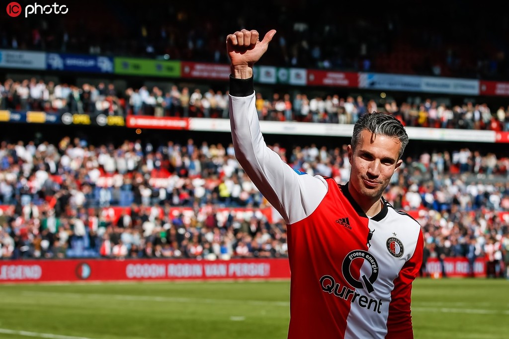 高清图:范佩西正式宣布退役 足坛再无范大将军