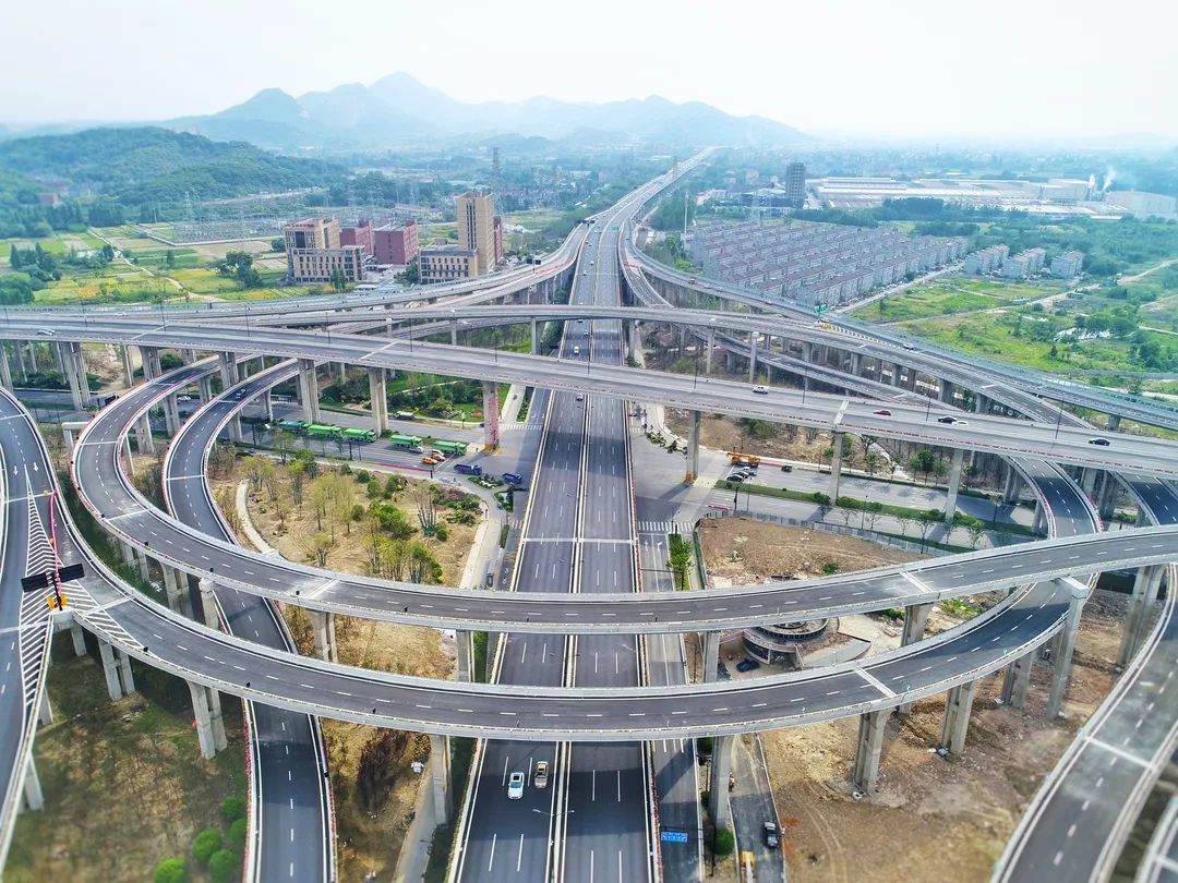 余杭明日开通这段高架具体走法,限速要求请注意!