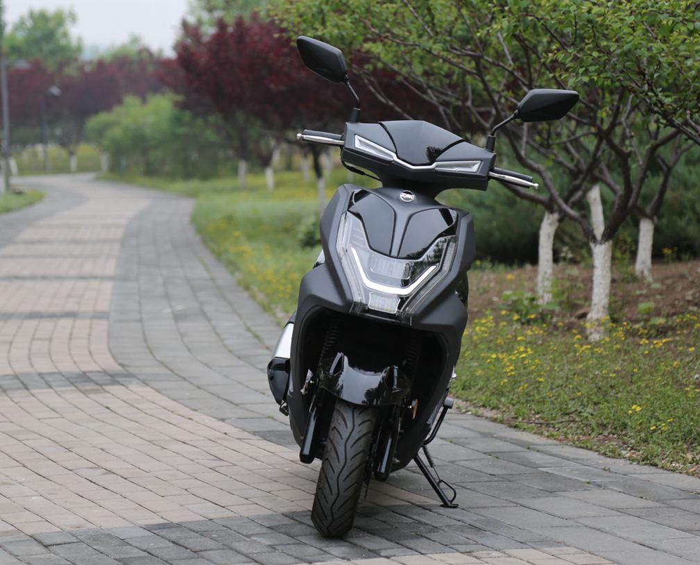 实拍解析三阳fnx150重新定义小排量运动踏板的标杆