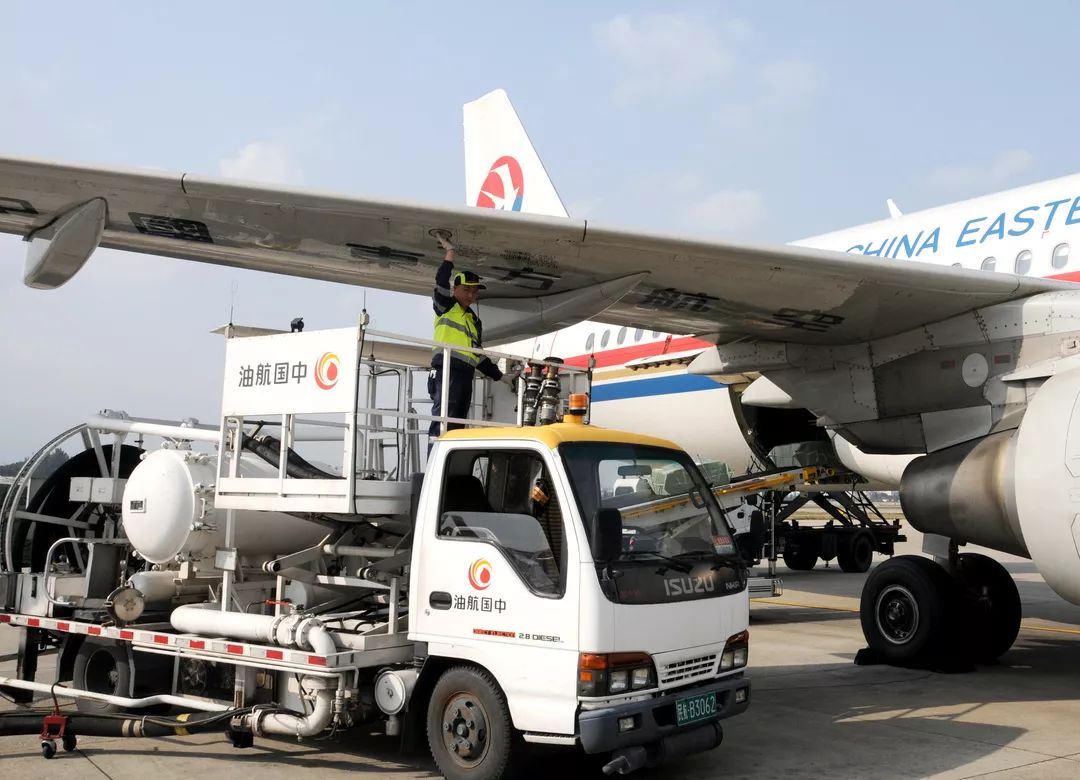 走进信念的时光里记中国航油首批航油工匠翁良栋