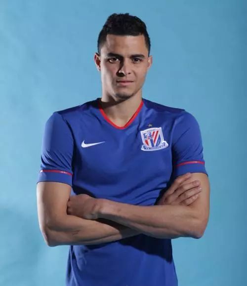 见证65球传奇时刻申花队史射手王10号吉奥莫雷诺