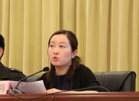 大会第一项,由赵燕老师宣布学生实践活动月的具体活动方案.