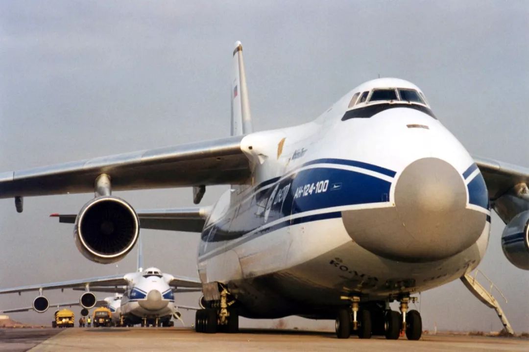 保持世界6项纪录,连续飞行72个小时不落地_运输机