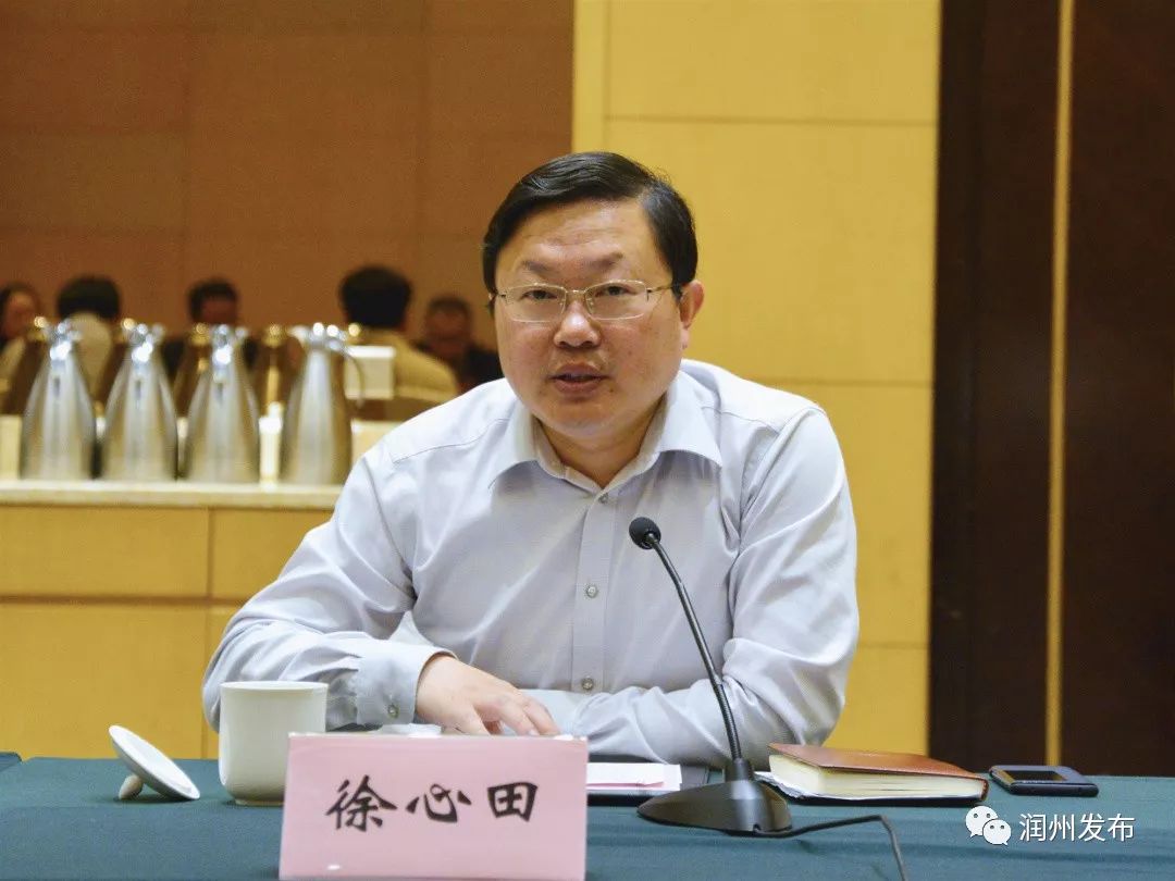 陈逵陈逵介绍了中国移动镇江分公司用户发展,公司信息化产业发展,物联