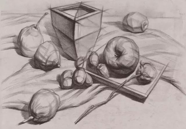 【三大面,五大调子】///素描五大调子:高光,明暗交界线,亮灰部,投影