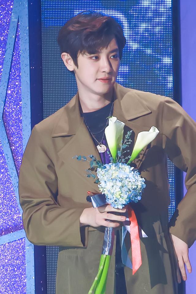 吴世勋只更ins,忘记中劳?从洛杉矶一返程,即可登录微博宠中劳