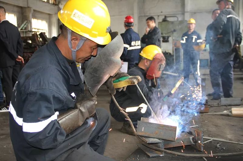 劳模宣传月马脊梁矿工会举行劳模汇聚力量创新引领发展劳模宣传月活动