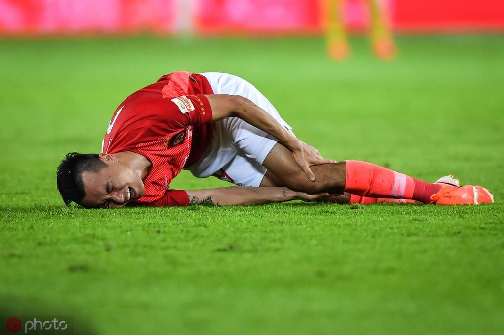 恒大凉了!记者:郜林预计伤停2周,卡纳瓦罗现在比2015年还惨