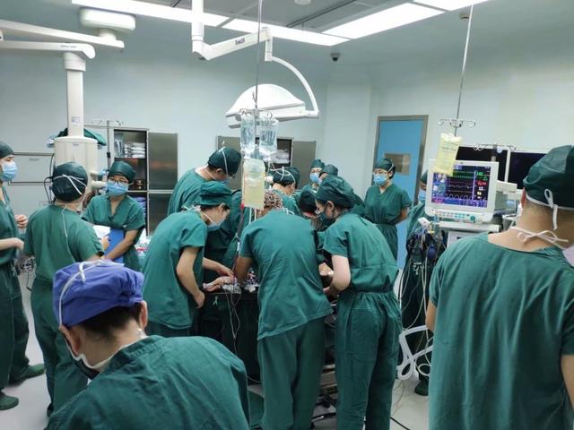 手术室里守护生命的绿衣天使沈阳市妇婴医院手术室护理团队