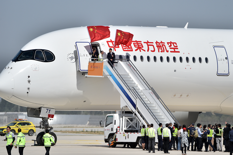 各家航空公司均派出王牌机组执飞试