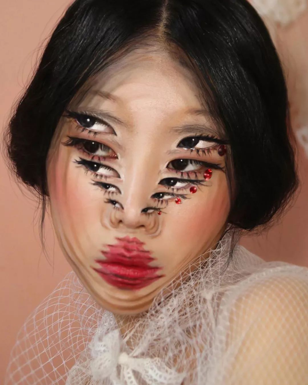红到被明星请去化妆国外的美妆博主让我大开眼界