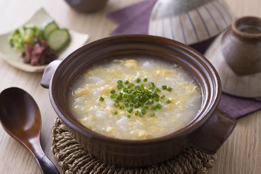 面赤,下利清谷等真寒假热证,《伤寒论》当中的白通汤就用葱白配合附子